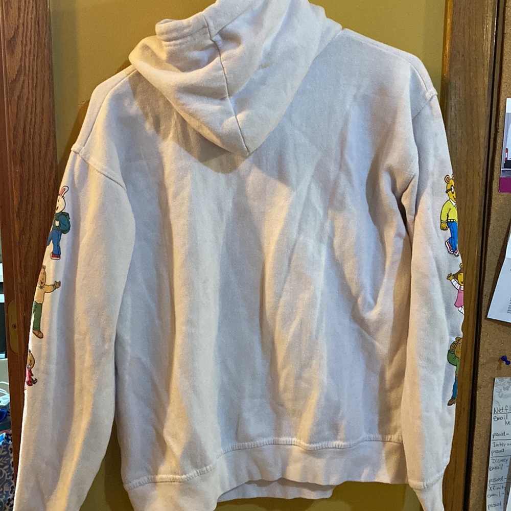 Medium - Picture 2 of 6